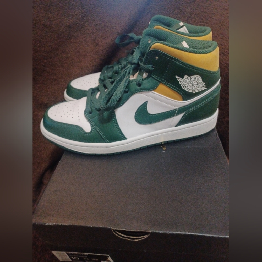 Jordan 1 Mid Sonics Size 10